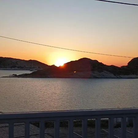 Kiki Prassa View Cozy * Kímolos