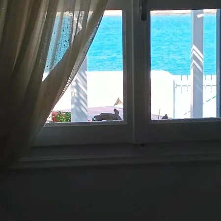 Kiki Prassa View Cozy *